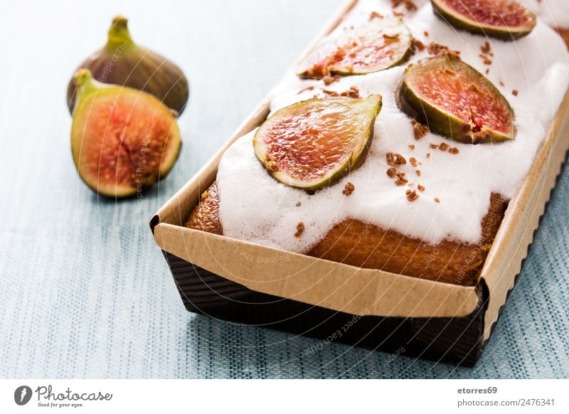 Köstlicher Feigenkuchen auf blauem Hintergrund Backwaren Kuchen Dessert Pasteten verglast Frucht Lebensmittel Gesunde Ernährung Foodfotografie Gesundheit frisch