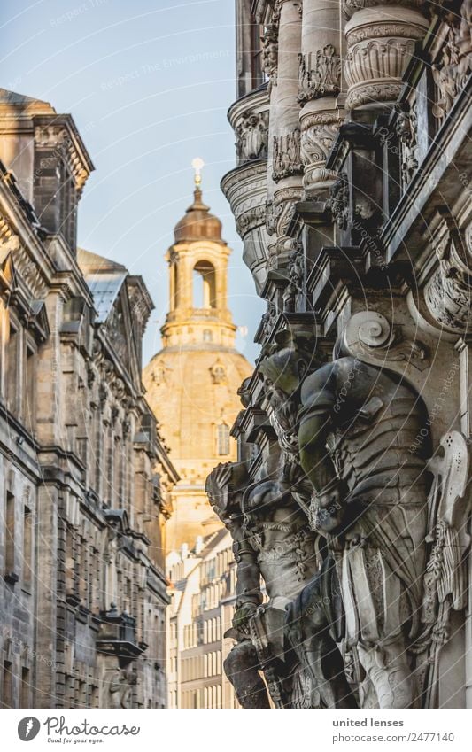 FF# Goldene Dame Kunst Architektur ästhetisch Dresden Sachsen Frauenkirche Barock Kultur Kulturdenkmal Bauwerk Sehenswürdigkeit Perspektive Altstadt Farbfoto