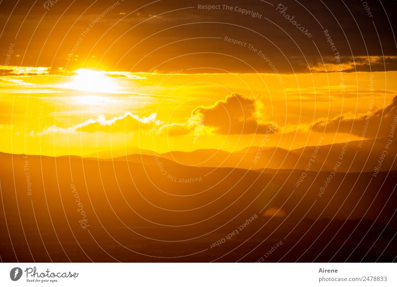 noch nicht aller Tage Abend Himmel Wolken Sonne Sonnenaufgang Sonnenuntergang Sonnenlicht Schönes Wetter leuchten glänzend natürlich gold orange Gefühle