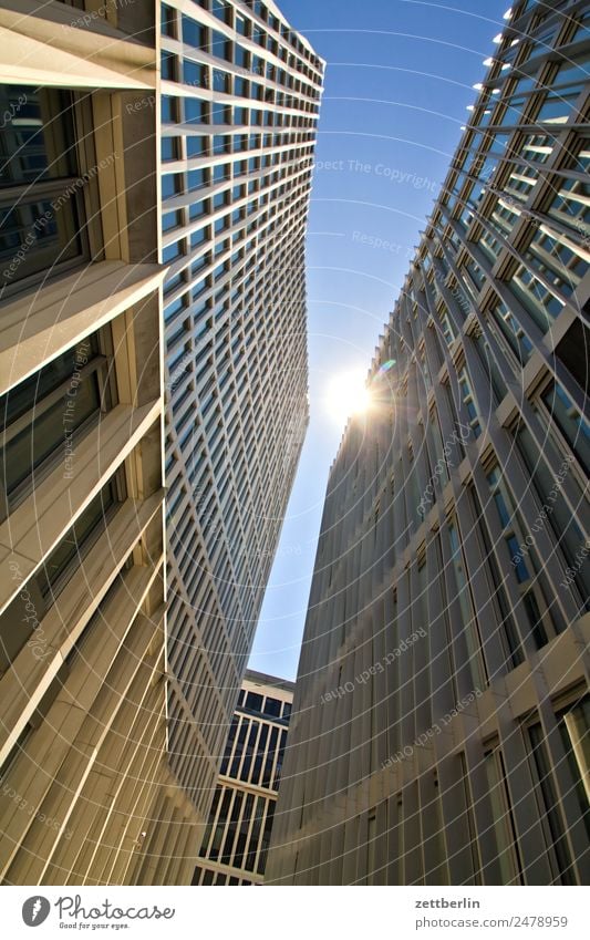 Hochhäuser Architektur Berlin Büro Großstadt Deutschland Froschperspektive Hauptstadt Haus Himmel Himmel (Jenseits) Hochhaus Stadtzentrum Berlin-Mitte modern