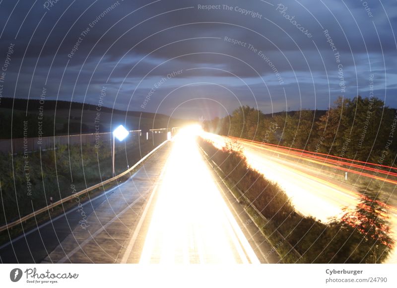 Aral BAB Seesen bei Nacht 4 Autobahn Langzeitbelichtung Verkehr blau