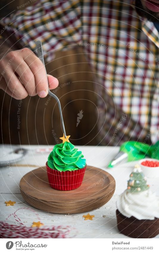 Muffinbaum Dessert Winter Dekoration & Verzierung Feste & Feiern Weihnachten & Advent Baum hell grün weiß Farbe Hintergrund backen Kuchen farbenfroh Kopie Sahne