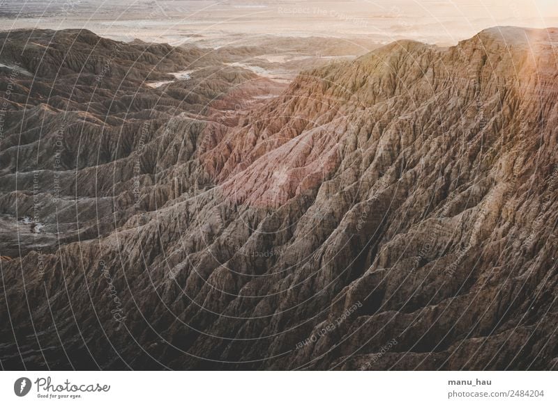 Canyon Klettern Bergsteigen wandern Umwelt Natur Landschaft Sonnenaufgang Sonnenuntergang Sommer Schönes Wetter Felsen Berge u. Gebirge Schlucht Wüste