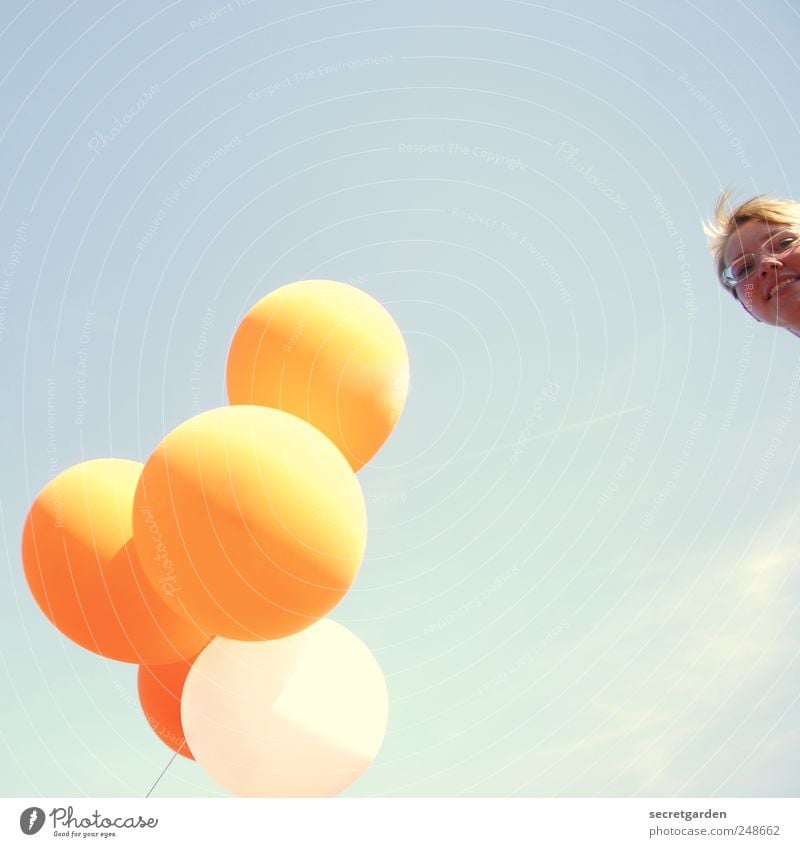 aus spass an der freude! Freude Feste & Feiern Jahrmarkt Geburtstag Mensch Junge Frau Jugendliche Kopf 1 Veranstaltung Wolkenloser Himmel Sommer kurzhaarig