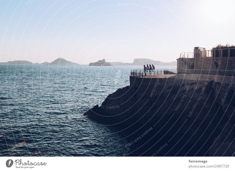 Pointe Cadière Mensch Umwelt Natur Landschaft Schönes Wetter Wellen Küste sitzen Marseille Corniche Meer Mittelmeer mediterran Abend Insel Inselkette