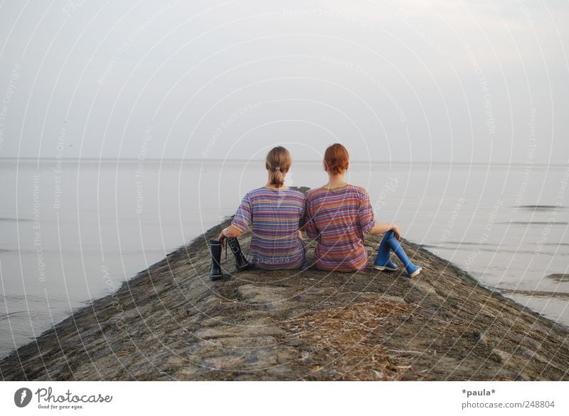 weiter Junge Frau Jugendliche 2 Mensch 18-30 Jahre Erwachsene Natur Landschaft Erde Wasser Himmel Horizont Sommer Nordsee Meer T-Shirt gestreift Gummistiefel