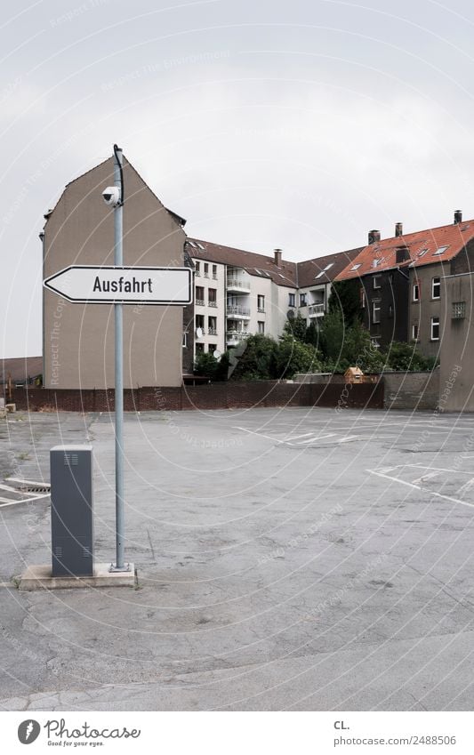 ausfahrt, gelsenkirchen Himmel Wolken Gelsenkirchen Stadt Menschenleer Haus Platz Gebäude Architektur Mauer Wand Verkehr Verkehrswege Wege & Pfade Ausfahrt