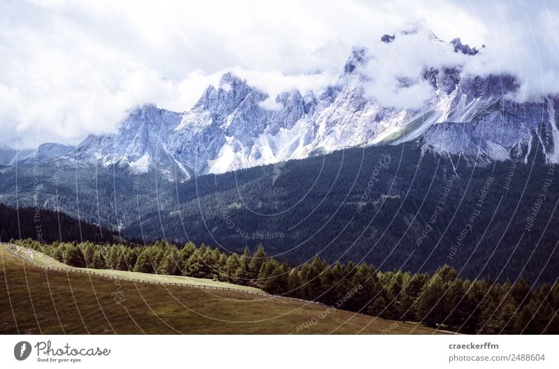 Dolomiten Ferien & Urlaub & Reisen Tourismus Abenteuer Sommer Berge u. Gebirge wandern Natur Landschaft ästhetisch groß schön einzigartig natürlich wild