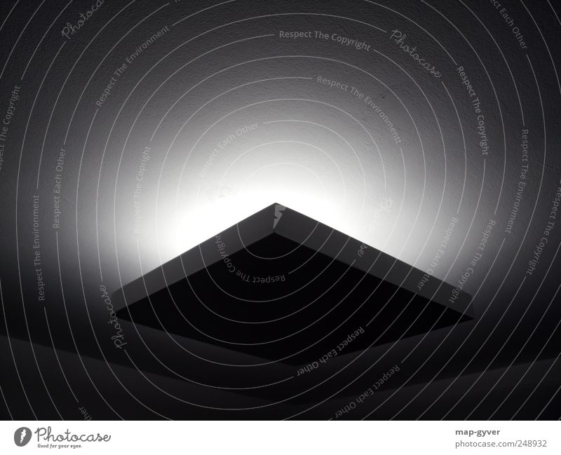 cubus light Lampe Design Energie kalt Licht Innenarchitektur Schattenspiel Quadrat Ecke Schwarzweißfoto Innenaufnahme abstrakt Strukturen & Formen Menschenleer