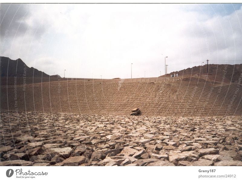 Trockenzeit Staumauer trocken Gras Scheich heiß Physik fahren grün Ödland Oman Arabien Werbefachmann Plakat Panorama (Aussicht) Ferien & Urlaub & Reisen