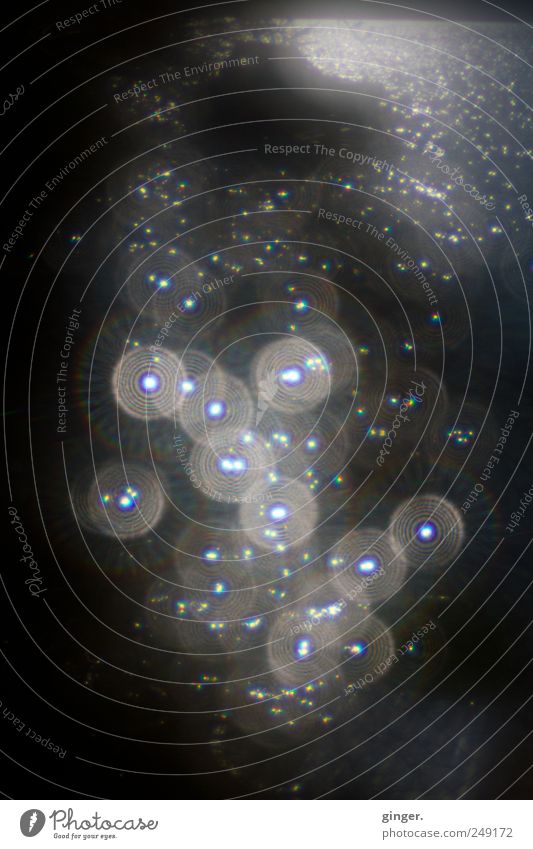 Licht im Schatten Ferien & Urlaub & Reisen Meer Wasser glänzend leuchten Höhepunkt Glanzlicht Kreis rund Punkt Wellen abstrakt viele Mitte Wasserfahrzeug
