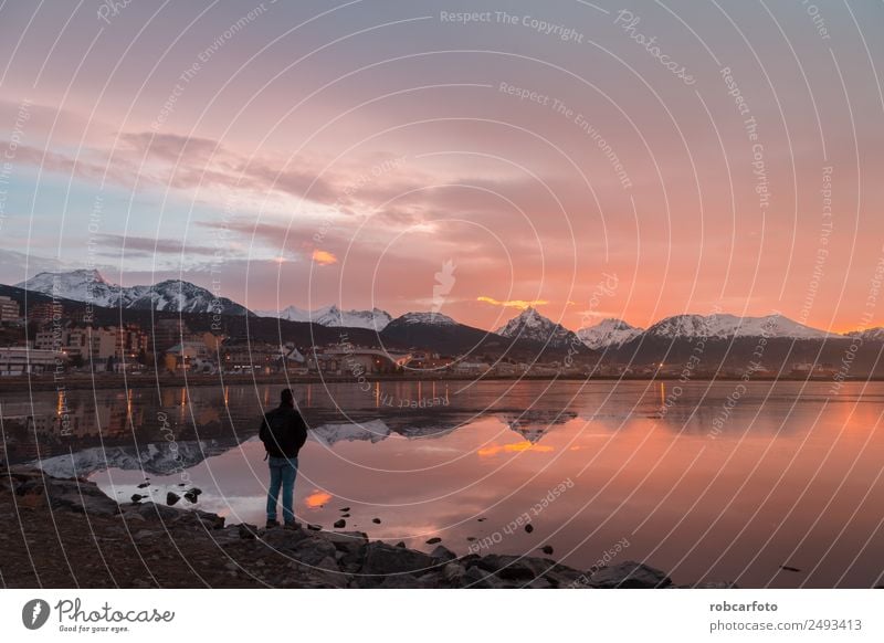 Ushuaia, LA ARGENTINIEN Ferien & Urlaub & Reisen Tourismus Meer Schnee Berge u. Gebirge Haus Natur Landschaft Erde Himmel Küste Stadt Hafen blau weiß Farbe