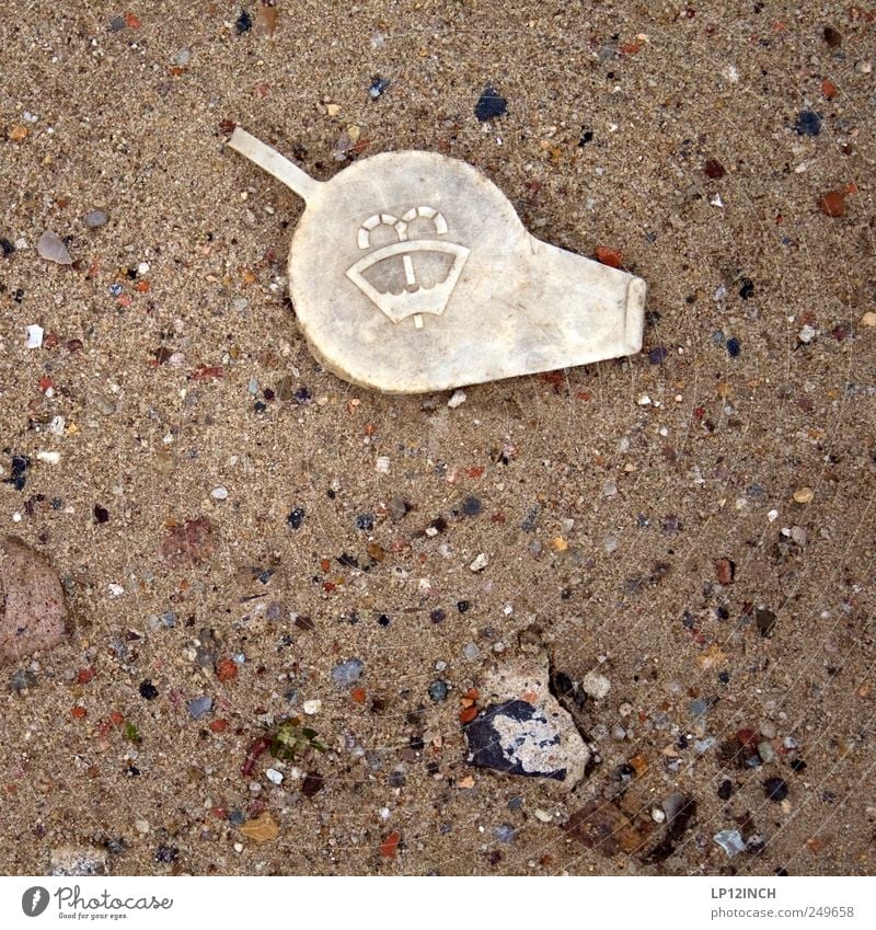 LP´s SANDKORN Umwelt Natur Sand Kunststoff Reinigen Sandkorn Scheibenwischer Zeichen Hinweis Stein Boden Verschlussdeckel Farbfoto Außenaufnahme Menschenleer