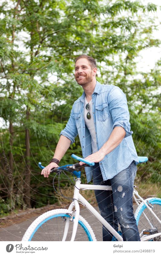 Lässiger Typ Lifestyle Freude Glück Freizeit & Hobby Ferien & Urlaub & Reisen Sommer Sport Fahrradfahren Mensch Mann Erwachsene Natur Park Verkehr Straße