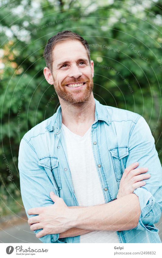 Lässiger Typ Lifestyle Stil Glück Haare & Frisuren Gesicht Erholung Sommer Mensch maskulin Junge Mann Erwachsene Natur Park Mode Hemd Vollbart genießen Coolness