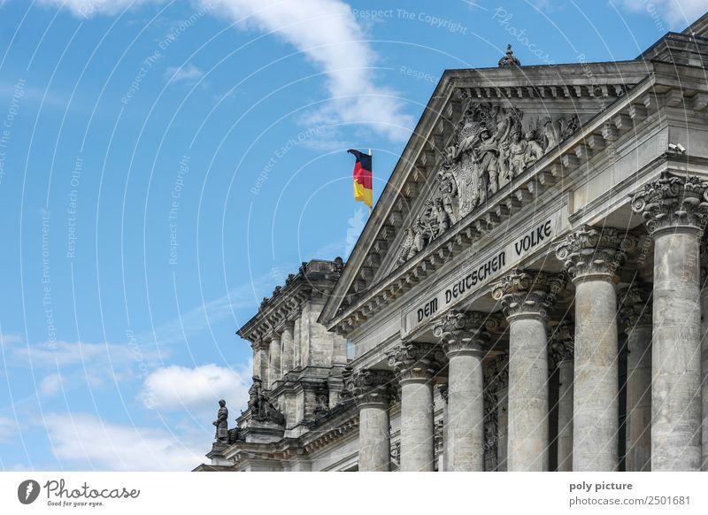 "Dem deutschen Volke" Schriftzug am Bundestag / Reichstag Kunst Kunstwerk Architektur Kultur Berlin Gesellschaft (Soziologie) Identität einzigartig Krieg