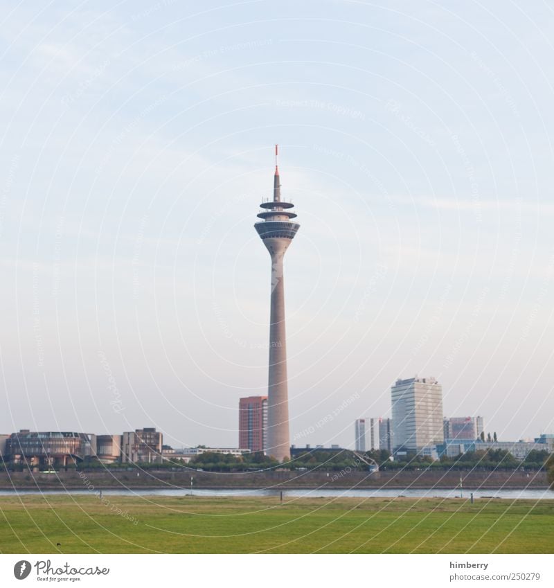 im mittelpunkt Handwerk Baustelle Wissenschaften Kunst Düsseldorf Deutschland Stadt Hauptstadt Hafenstadt Stadtzentrum Skyline Haus Hochhaus Turm Bauwerk