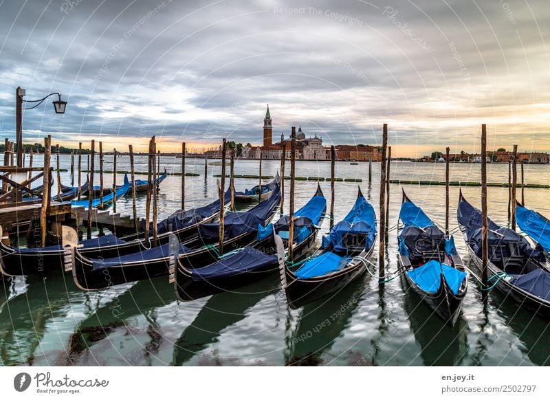 Vor Sonnenaufgang Ferien & Urlaub & Reisen Ausflug Städtereise Sommerurlaub Meer Umwelt Wolken Sonnenuntergang Venedig Italien Europa Stadt Hafenstadt Altstadt