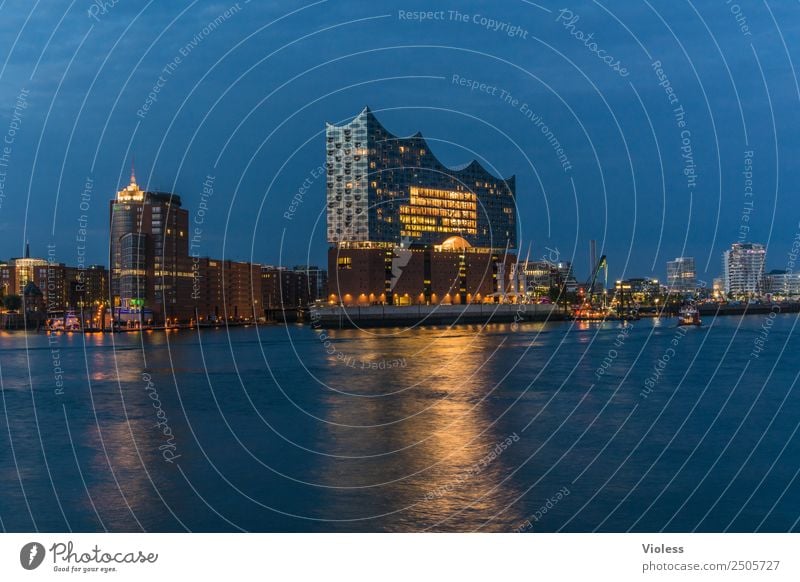 Elphi am Abend Skyline Dunkel Michel Elbphilharmonie Hafen Hamburg Sonnenuntergang maritim Reflexion & Spiegelung glänzend Langzeitbelichtung außergewöhnlich