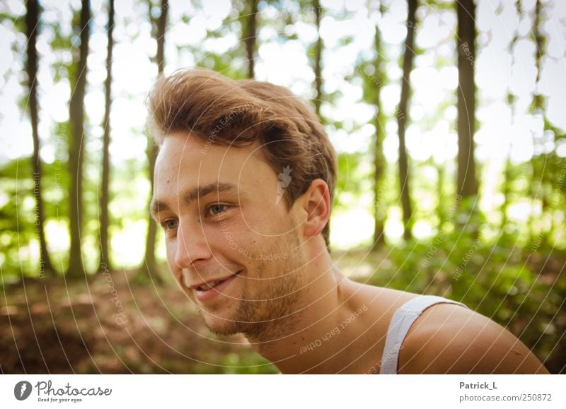 Pauschi Lifestyle Ausflug Sommer Natur Landschaft Tier Hemd lachen grün gelb Mann Freude Fröhlichkeit Glück Bundesadler Wald Bart braun Unschärfe Farbfoto