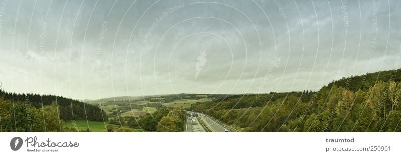 Irgendwo... Natur Landschaft Himmel Wolken Horizont Schönes Wetter schlechtes Wetter Feld Wald Hügel Verkehrswege Berufsverkehr Straßenverkehr Autofahren