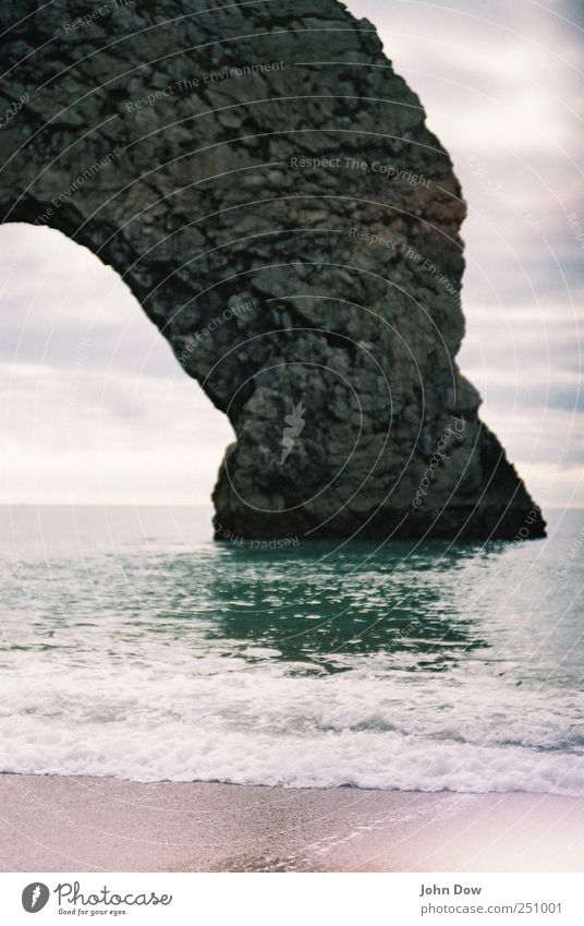 Tor zur Welt Ausflug Abenteuer Ferne Freiheit Himmel Wolken Horizont Küste Strand Bucht groß Heimweh Fernweh ästhetisch Hoffnung massiv monumental England