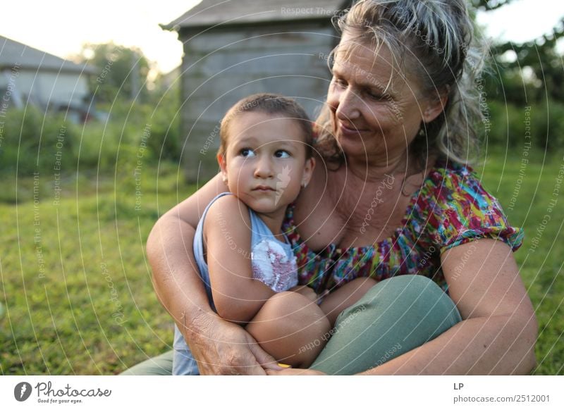 Zusammengehörigkeitsgefühl Lifestyle Kindererziehung Bildung Mensch Weiblicher Senior Frau Eltern Erwachsene Mutter Geschwister Großmutter