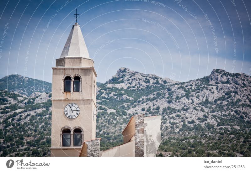 ...halbe Kirche... Natur Landschaft Erde Hügel Berge u. Gebirge Gipfel Kroatien Europa Fischerdorf Kleinstadt Stadtrand Menschenleer Haus Ruine Bauwerk Gebäude