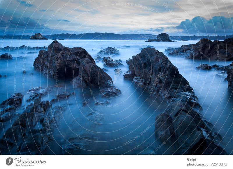 Wunderschöne Küstenlandschaft im Meer bei Nacht Ferien & Urlaub & Reisen Sommer Sonne Strand Wellen Natur Landschaft Himmel Wolken Horizont Wetter Felsen Stein