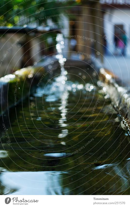 [CHAMANSÜLZ 2011] - Der Lebensbrunnen (für A.) Wasser Glatt Dorf Platz Stein Metall glänzend ästhetisch frisch nass natürlich schön blau braun Gefühle Akzeptanz