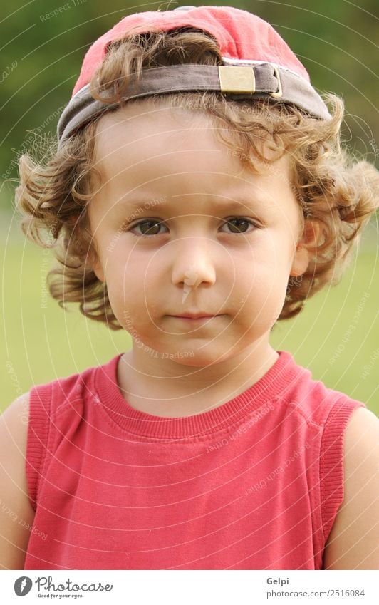 Foto eines bezaubernden Jungen, der traurig und verärgert war. schön Spielen Kind Mensch Baby Kleinkind Familie & Verwandtschaft Kindheit blond Traurigkeit