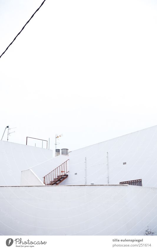 / Haus weiß Spanien Treppe Treppengeländer Dach Schornstein Neigung Linie horizontal Leitung Himmel Mauer Antenne Außenaufnahme