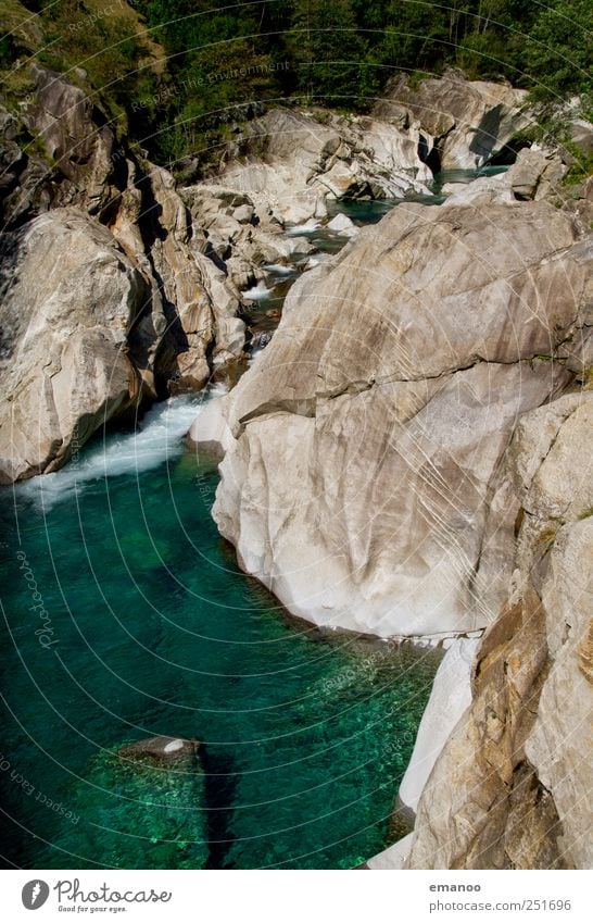 verzasca valley Ferien & Urlaub & Reisen Tourismus Ausflug Expedition Sommer Wellen Berge u. Gebirge wandern Natur Landschaft Wasser Wetter Baum Wald Felsen