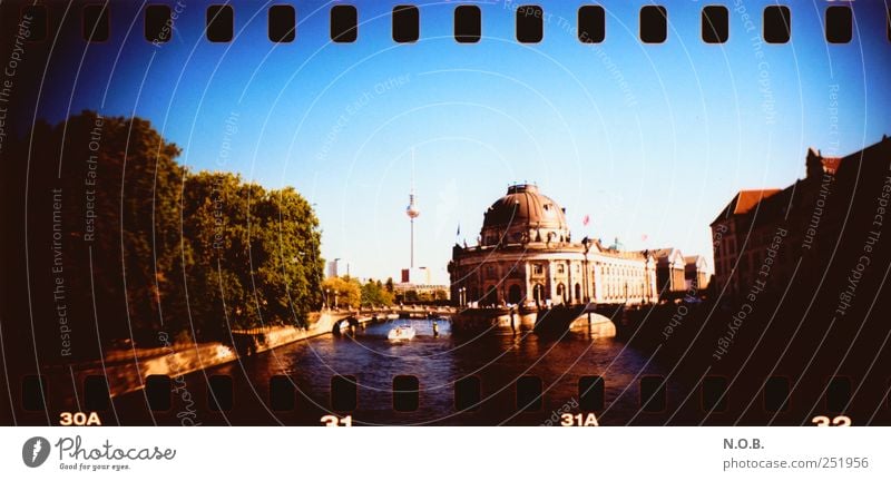 Berlin in der Mitte Museum Deutschland Europa Hauptstadt Stadtzentrum Brücke Bauwerk Architektur Sehenswürdigkeit Wahrzeichen Berliner Fernsehturm entdecken