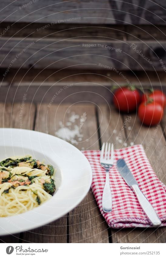 Nudelgericht Lebensmittel Meeresfrüchte Gemüse Teigwaren Backwaren Ernährung Mittagessen Abendessen Bioprodukte Slowfood Italienische Küche Teller Besteck