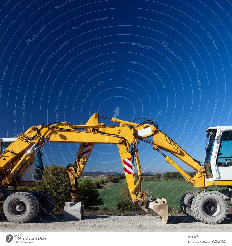 Bagger Baustelle Feierabend Natur Wolkenloser Himmel Klima Schönes Wetter Verkehrsmittel Verkehrswege Fahrzeug authentisch einfach frisch gelb Beginn Ende