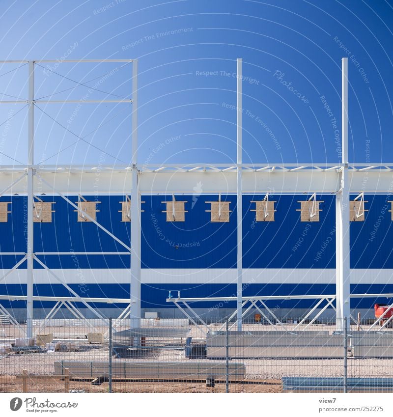 Erweiterung Arbeitsplatz Baustelle Handel Haus Bauwerk Gebäude Architektur Mauer Wand Fassade Dach Metall Linie Streifen Arbeit & Erwerbstätigkeit bauen