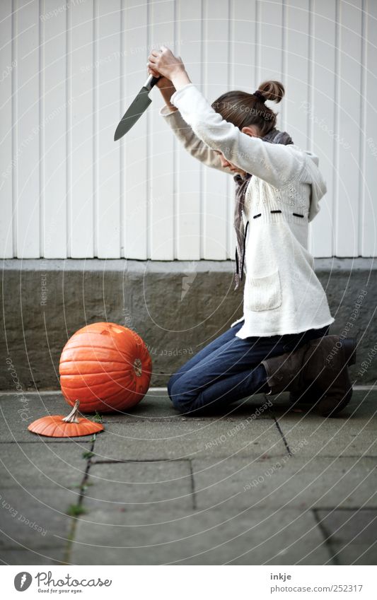 Harakürbi Freizeit & Hobby Erntedankfest Halloween Mädchen Kindheit Jugendliche Leben 1 Mensch 8-13 Jahre Herbst Kürbiszeit Kürbiskopf Pferdeschwanz Messer