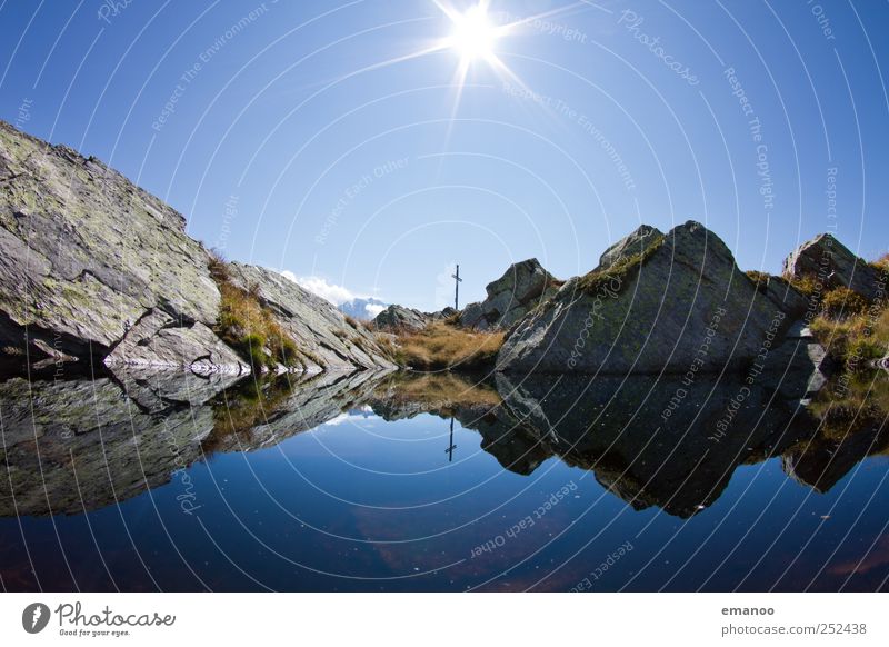 Gipfelsee Ferien & Urlaub & Reisen Tourismus Ausflug Freiheit Expedition Sommer Sonne Klettern Bergsteigen Natur Landschaft Himmel Klima Wetter Gras Felsen