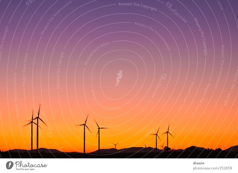 Farbwind [2] Technik & Technologie Energiewirtschaft Erneuerbare Energie Windkraftanlage Energiekrise Umwelt Landschaft Himmel Wolkenloser Himmel Sonnenaufgang