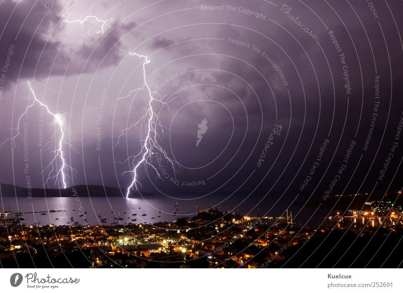 Unwetter Meer Haus Natur Landschaft Wasser Himmel Wolken Gewitterwolken Nachthimmel Wetter schlechtes Wetter Sturm Blitze Hagel Küste Bucht Bodrum Türkei