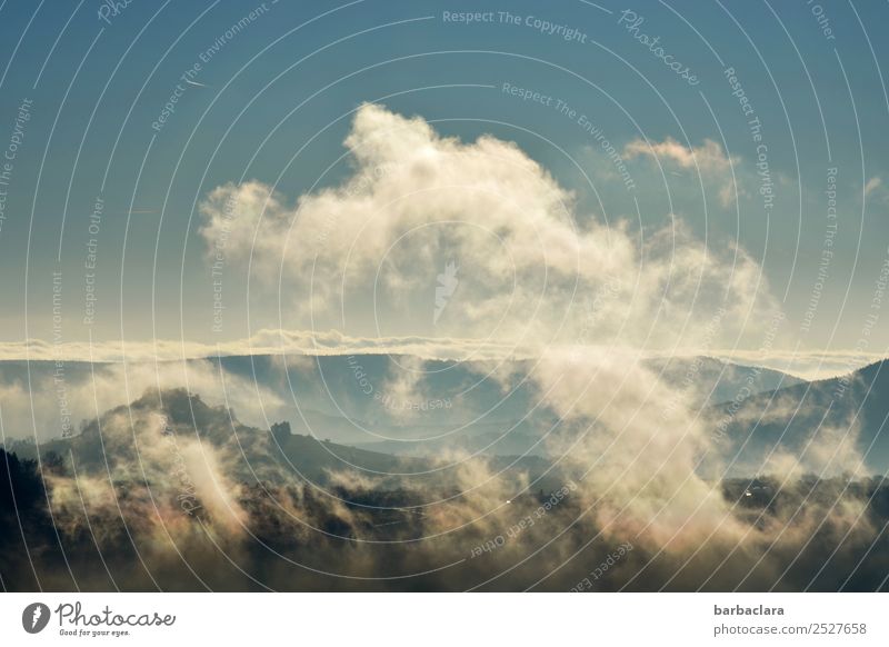 luftig | auf dem Klippeneck Ausflug Natur Landschaft Urelemente Erde Luft Himmel Wolken Klima Hügel Berge u. Gebirge Kleinstadt hoch blau Stimmung erleben