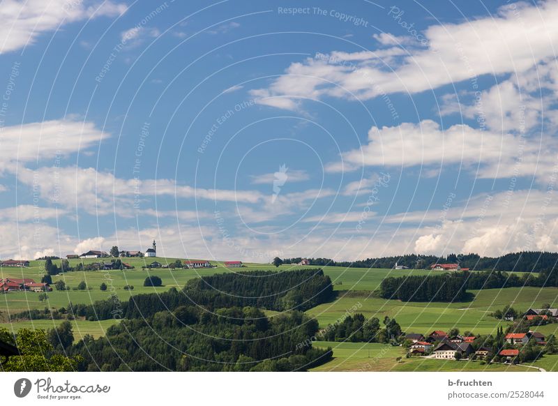 Landschaft in Österreich Ferien & Urlaub & Reisen Tourismus Ausflug Ferne Freiheit Sommerurlaub wandern Natur Himmel Wolken Dorf Haus frei schön Stimmung Wald