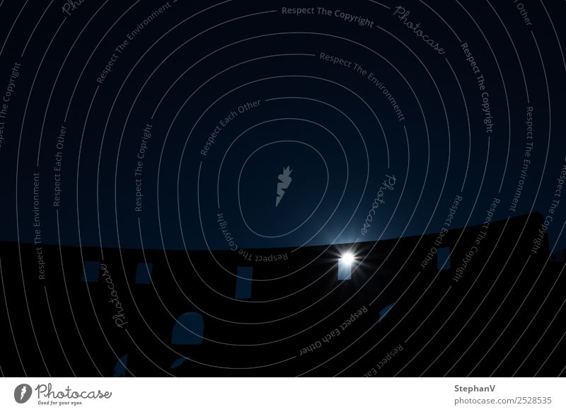 Sonne scheint durch Bogen im Kolosseum Ferien & Urlaub & Reisen Sightseeing Städtereise Sommer Architektur Rom Italien Europa Bauwerk Gebäude Sehenswürdigkeit
