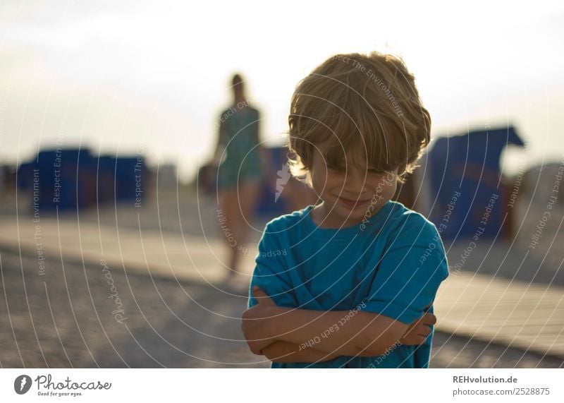 Kind schmunzelt Ferien & Urlaub & Reisen Tourismus Ausflug Sommer Sommerurlaub Sonne Strand Meer Mensch Junge Kindheit 1 3-8 Jahre Umwelt Natur Landschaft