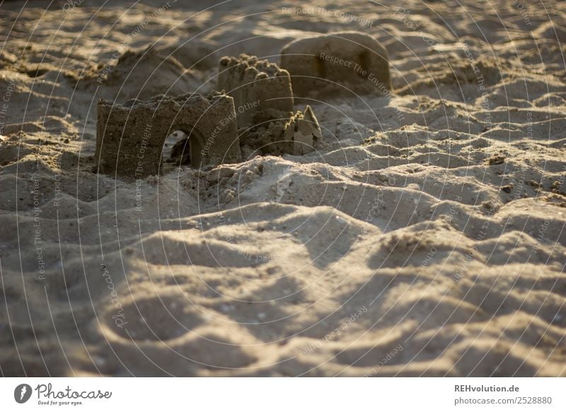 Sandburg Lifestyle Ferien & Urlaub & Reisen Sommer Sommerurlaub authentisch Kreativität Strand Spielen Kinderspiel Gebäude Bauwerk Kunstwerk Farbfoto