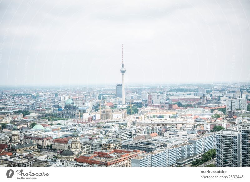 Blick über Berlin Ferien & Urlaub & Reisen Tourismus Ausflug Abenteuer Sightseeing Stadtzentrum Skyline Hochhaus Bauwerk Gebäude Architektur Sehenswürdigkeit