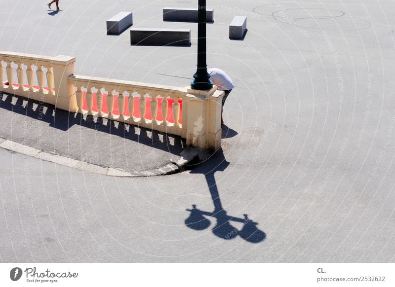 kopflos Mensch Erwachsene Leben 2 Schönes Wetter Porto Portugal Europa Stadt Stadtzentrum Platz Verkehr Verkehrswege Fußgänger Straße Wege & Pfade