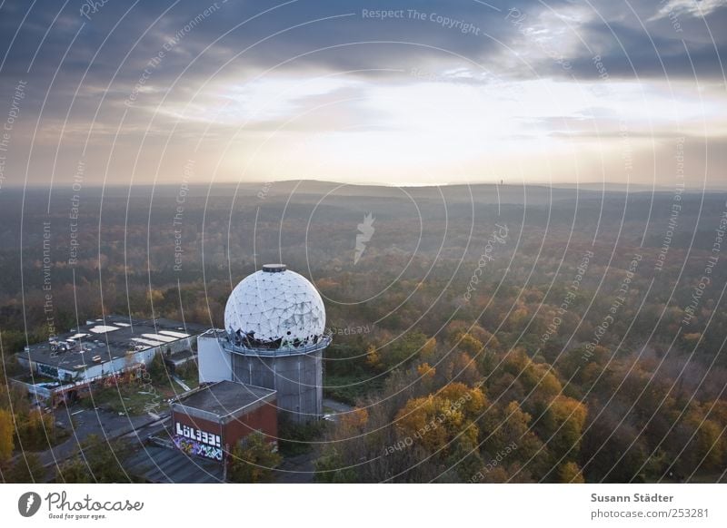 neverending. Natur Wolken Schönes Wetter Nebel Wald ästhetisch mehrfarbig Herbst herbstlich Herbstfärbung Sonnenuntergang Teufelsberg Abhöranlage gehen