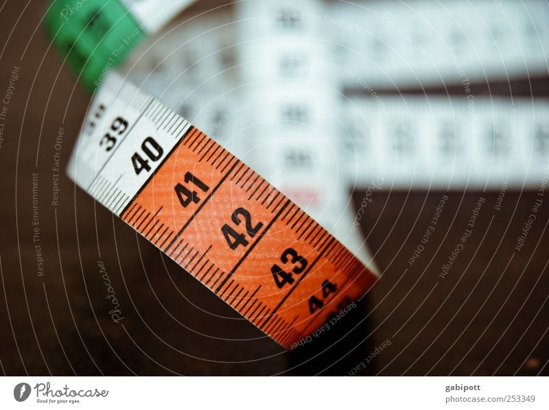 39-44 Schneider Schneidern Nähen Maßband Zollstock Zentimeter Meter Maßeinheit Zeichen Schriftzeichen Ziffern & Zahlen alt retro braun mehrfarbig rot Sehnsucht